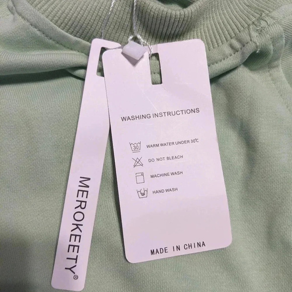 MEROKEETY Women Oversized Batwing Sleeve Lounge Sets Sweatshirt and Shorts Sz. M - Picture 10 of 10